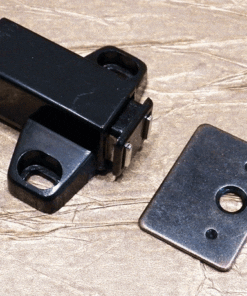 MAGNETIC PUSH CATCH M-548SQUARES