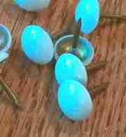 WHITE ENAMELED TACKS P-3517